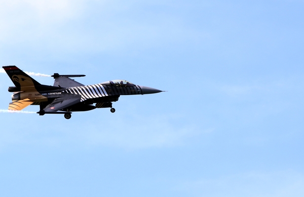 Foto - SOLOTÜRK'ten nefes kesen gösteri