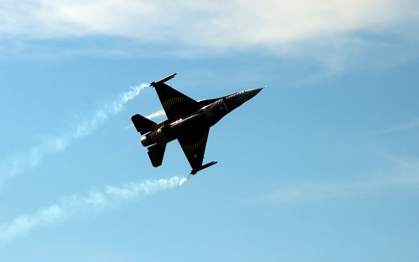 SOLOTÜRK'ten nefes kesen gösteri