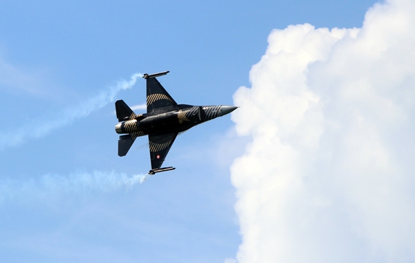 Foto - SOLOTÜRK'ten nefes kesen gösteri