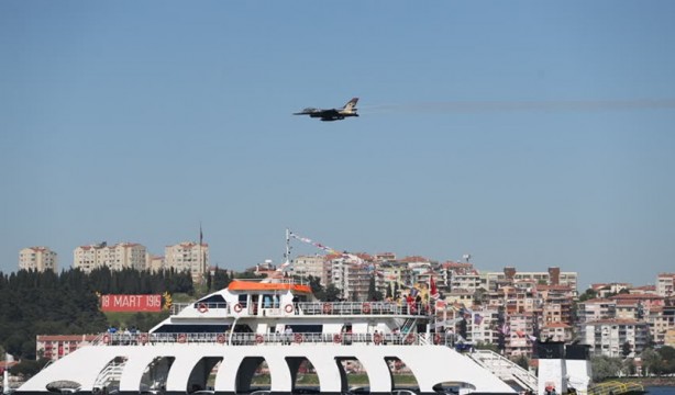 Foto - SOLOTÜRK'ten nefes kesen gösteri