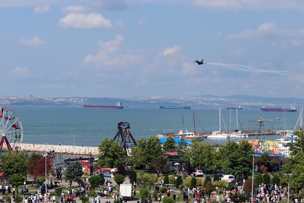 Foto - SOLOTÜRK'ten nefes kesen gösteri