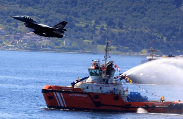 Foto - SOLOTÜRK'ten nefes kesen gösteri