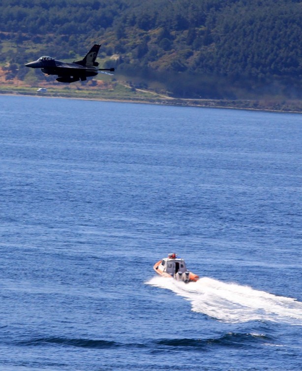 Foto - SOLOTÜRK'ten nefes kesen gösteri