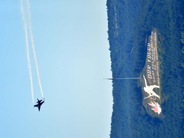 Foto - SOLOTÜRK'ten nefes kesen gösteri