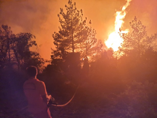 Foto - Soma'daki yangına müdahale devam ediyor