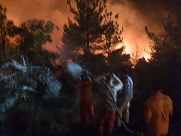 Foto - Soma'daki yangına müdahale devam ediyor