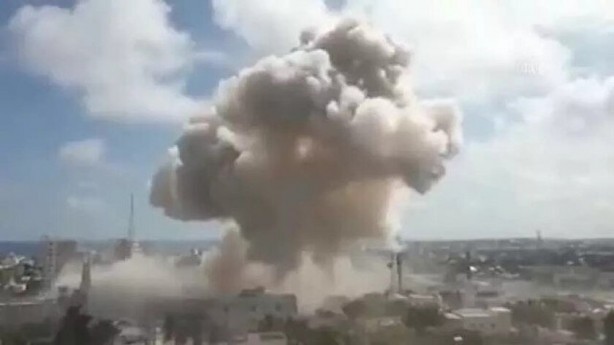 Foto - Somali’de meydana gelen patlamalarda en az 100 kişi öldü