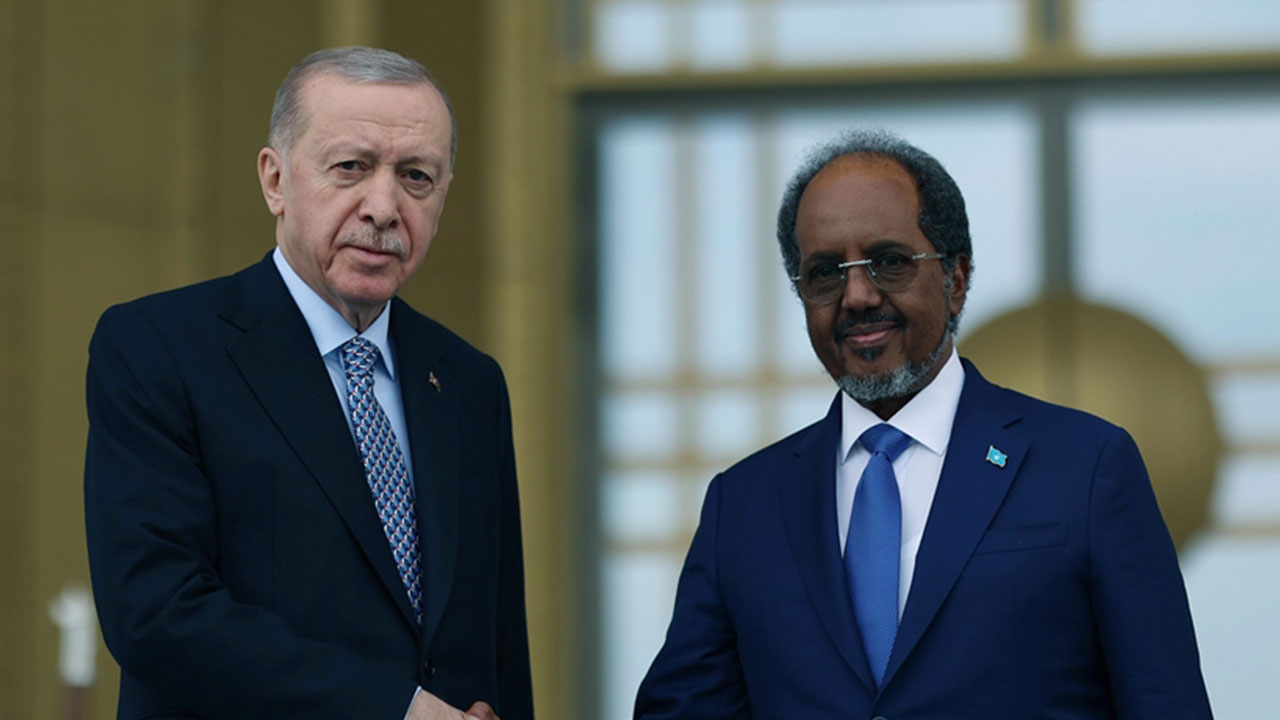 Somali'den Türkiye'nin tepkisine neden olacak karar! Liman ve hava üslerini o ülkeye verecekler