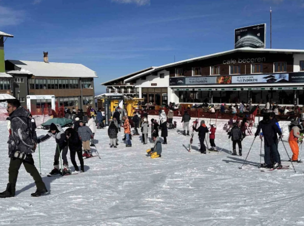 Foto - Sömestr tatili nedeniyle oteller doldu taştı Millet açsa bunlar kim?