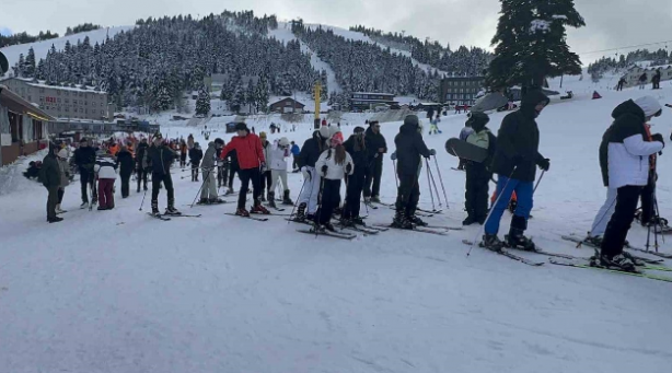 Foto - Sömestr tatili nedeniyle oteller doldu taştı Millet açsa bunlar kim?
