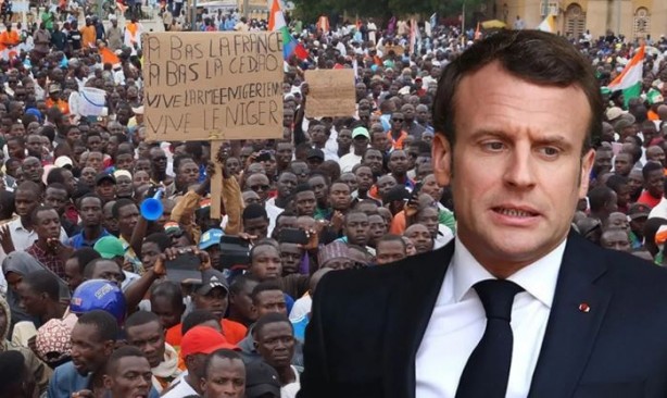 Foto - Sömürgeci Fransa bir ülkeyi daha terk ediyor! Askerler ülkeyi terk edecek