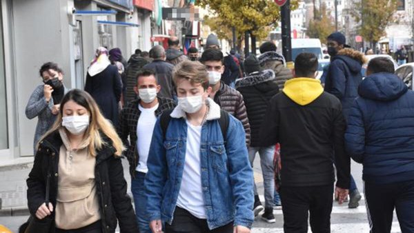 Foto - Son 91 yılın sıcaklık rekoru kırıldı! O ilimizde vatandaşlar sokaklara akın etti