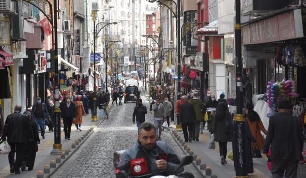 Foto - Son 91 yılın sıcaklık rekoru kırıldı! O ilimizde vatandaşlar sokaklara akın etti