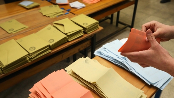 Foto - Son anket sonuçları açıklandı: İki aday arasında 6 puan fark var!