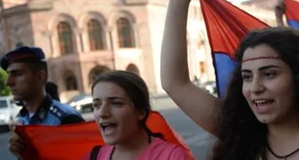 Son ankette bomba sonuçlar! Dağlık Karabağ çatışmaları sonrası ‘müttefikleri’ni seçtiler