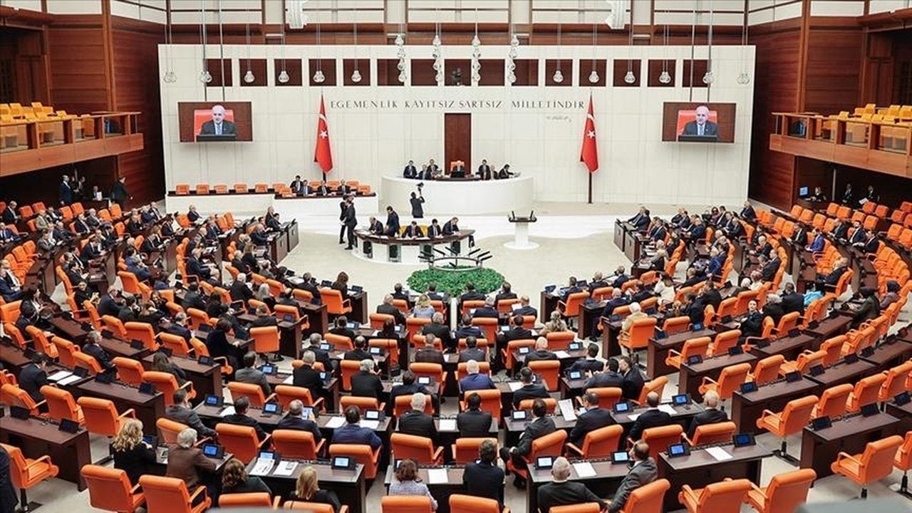 Foto - Son ankette yer yerinden oynadı! AK Parti en yakın rakibine neredeyse üç kat fark attı