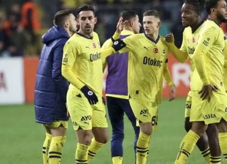 Foto - Son dakika Fenerbahçe haberi: Erol Bulut Fenerbahçe'nin yıldızını alıyor! Transferde apar topar final kararı: Gönderdi mesajı...