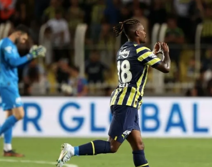 Foto - Son dakika Fenerbahçe haberi: Erol Bulut Fenerbahçe'nin yıldızını alıyor! Transferde apar topar final kararı: Gönderdi mesajı...