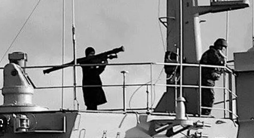 Foto - Son dakika kodu ile dünyaya duyuruldu! Türkiye'yi Boğaz'da füze ile nişan alan o gemi batırıldı