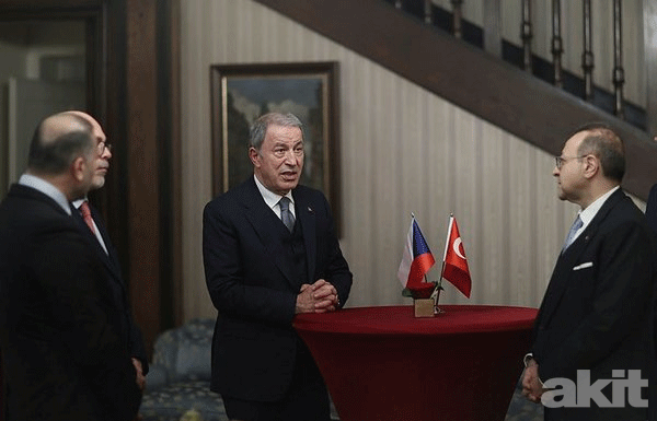 Foto - Son dakika: Milli Savunma Bakanı Hulusi Akar Prag’da! Bakan Akar'dan Kılıçdaroğlu ve Babacan'a çok sert tepki.