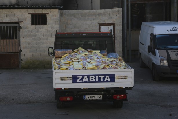Foto - Son kullanma tarihi geçmiş tavukları millete yedireceklerdi!