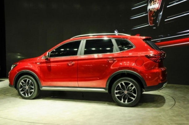 Foto - Son model otomobiller görücüye çıktı