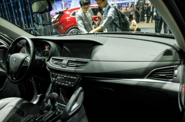 Foto - Son model otomobiller görücüye çıktı