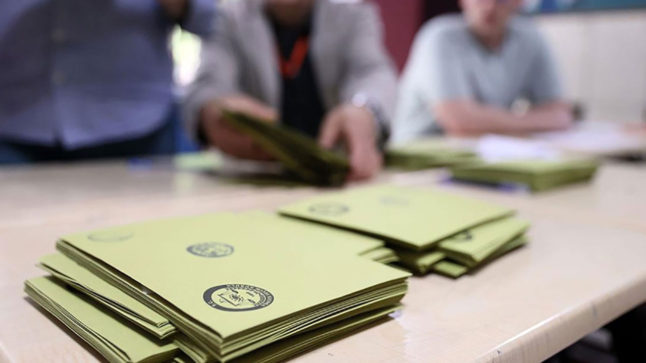 Foto - Son seçim anketi gece yarısı Türkiye gündemine bomba gibi düştü