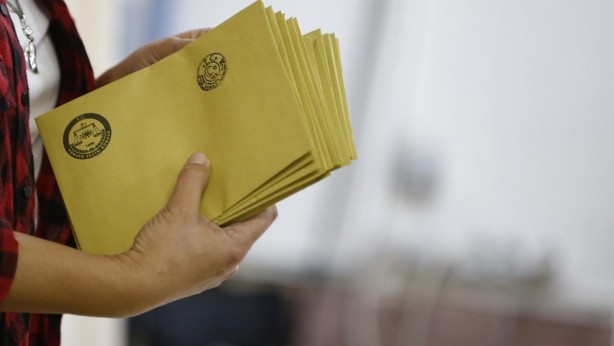 Son seçim anketi yayımlandı! Seçime bir yıl kala işte partilerin oy oranları...