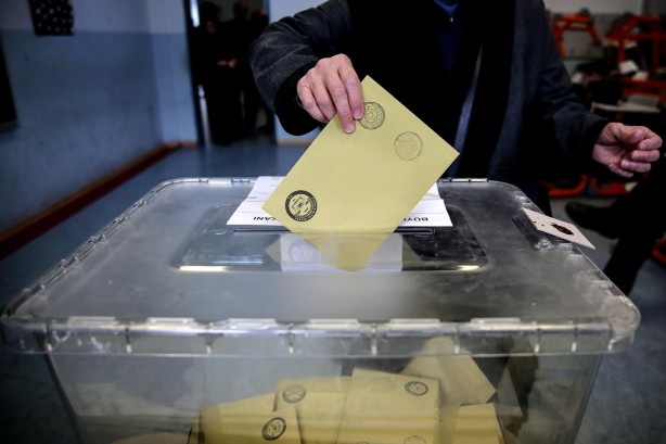 Foto - Son seçim anketinin sonuçları tam anlamıyla bomba! Kamuoyuna duyuruldu: İşte partilerin oy oranları