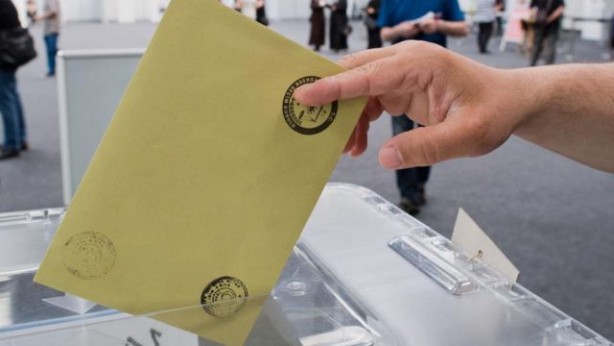 Son seçim anketinin sonucu tüm Türkiye'ye ilan edildi! AK Parti'nin oyu 3,5 puan değişti