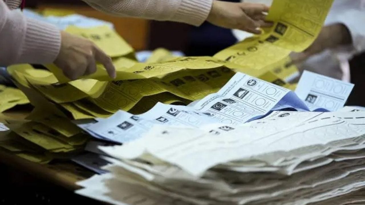 Foto - Son seçim anketinin sonucu Türkiye'ye ilan edildi: Fark füze gibi fırladı, rakam öyle böyle değil