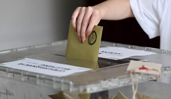 Son seçimi bilen ünlü anketçi duyurdu: AK Parti şu an CHP'nin elindeki o ili kesin kazanacak