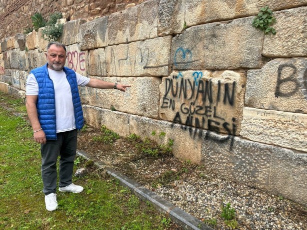 Son verin şu rezalete! 2500 yıllık tarihe bu yapılmaz