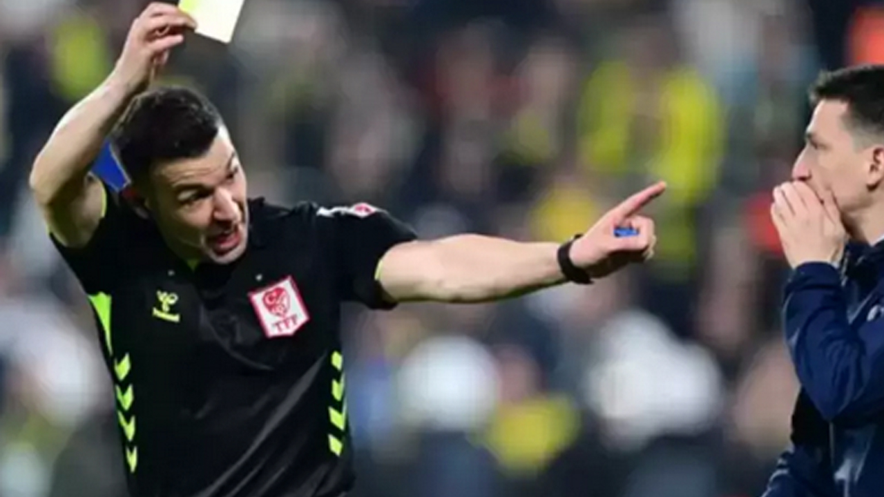 Son yaptıklarından rahatsız mı? Komutan değil soytarı resmen soytarı! Ayıp yahu ayıp…