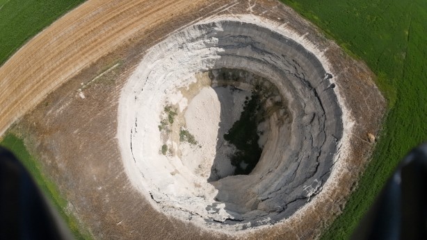 Foto - Son yıllarda sayısı orada artıyor, dev obruklar ortada kaldı: Flaş gelişme! Prof. Dr. Fetullah Arık az önce tüm Türkiye'ye duyurdu
