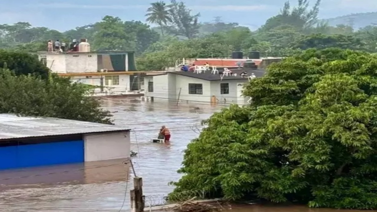 Foto - Son yılların en büyük seli vurdu! Çok sayıda ölü var