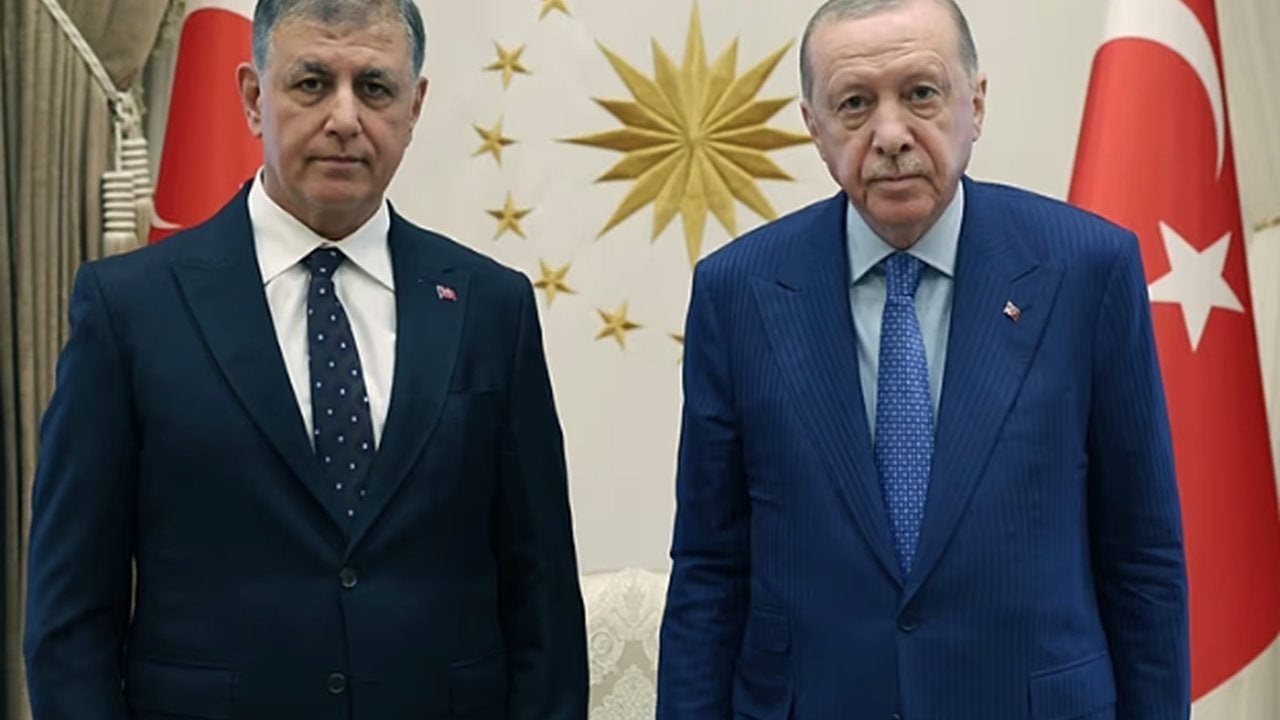 Foto - "Son yılların en büyük transferi" deniliyor! Rozeti takmak için AK Parti Genel Merkezi’ne gelen Cemil Tugay’dan flaş açıklamalar