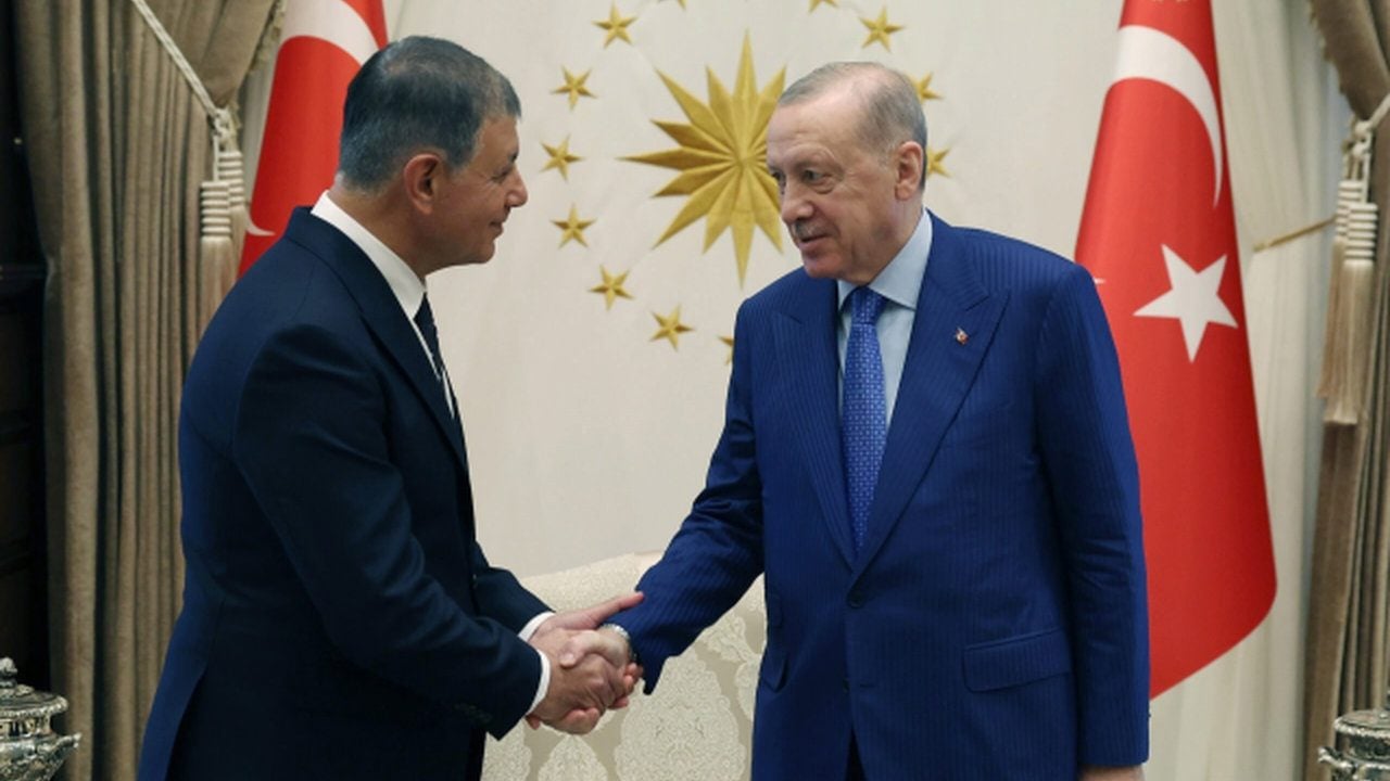 Foto - "Son yılların en büyük transferi" deniliyor! Rozeti takmak için AK Parti Genel Merkezi’ne gelen Cemil Tugay’dan flaş açıklamalar