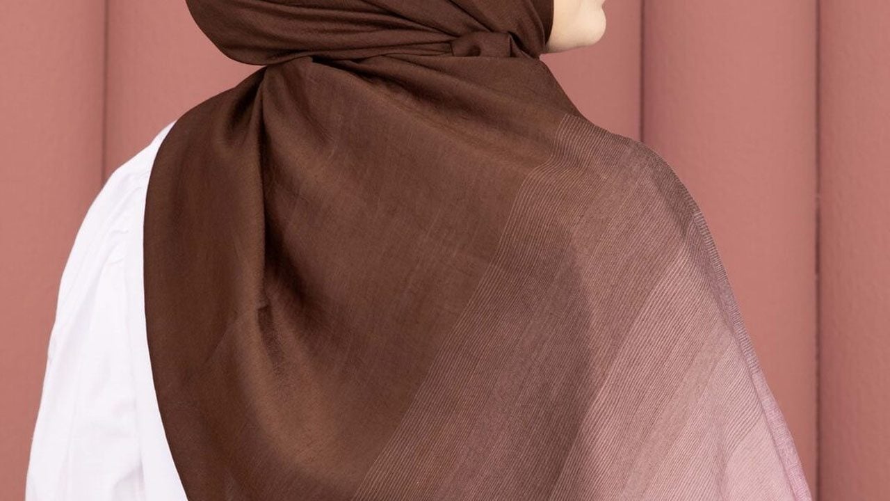 Foto - Sonbahar kış moda trendleri! Düz şal yerine desenli şal deneyin: Kadınlar için 2026-2027 stil ne olmalı?