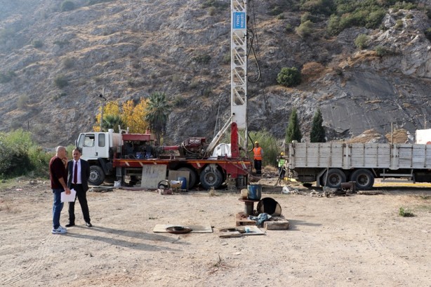 Sonbaharı yağışsız geçiren şehirde su kaynakları çekiliyor