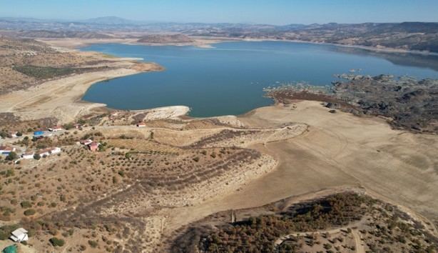 Foto - Sonbaharı yağışsız geçiren şehirde su kaynakları çekiliyor