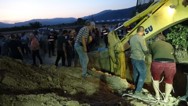 Foto - Sondaj kuyusuna düşen çocuk saatler sonra kurtarıldı