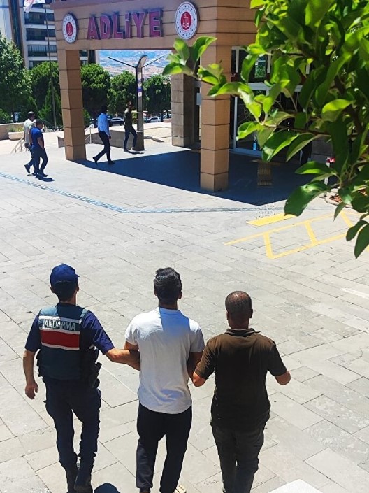 Foto - Sonu feci bitti! Siz siz olun böyle şakalar yapmayın