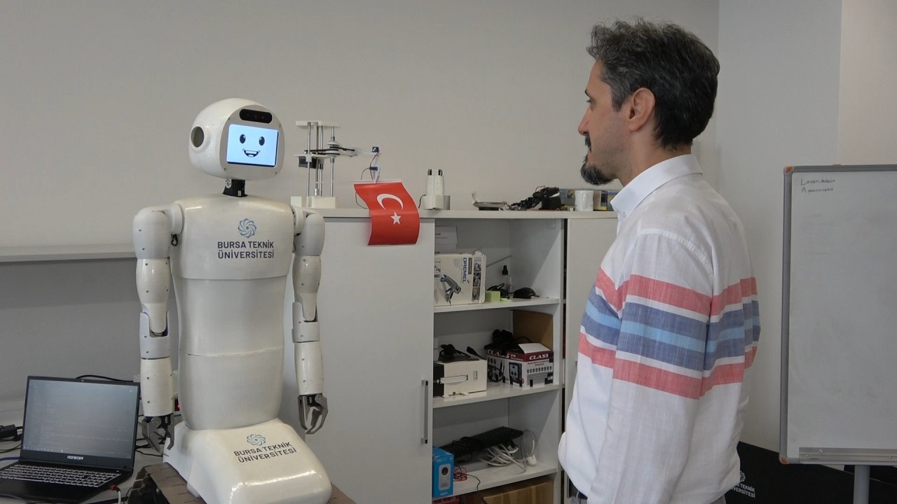Foto - Sonunda Türkiye'de yaptı: İşte yapay zeka destekli insansı robot!