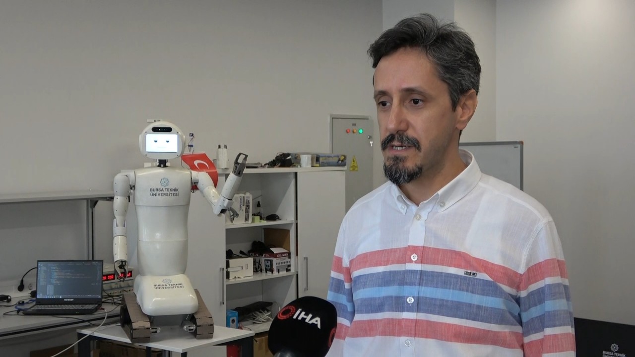 Foto - Sonunda Türkiye'de yaptı: İşte yapay zeka destekli insansı robot!