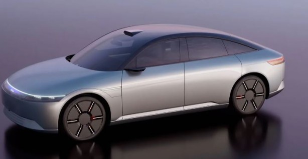 Sony, elektrikli aracını PS5 kolu ile sürerek şov yaptı