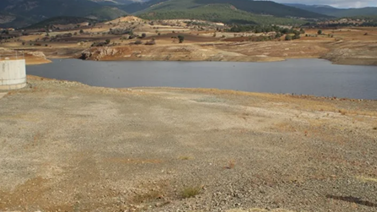 Foto - Sorun sadece İzmir'de değil! CHP'li belediyeler yüzünden halk kuraklıkla karşı karşıya