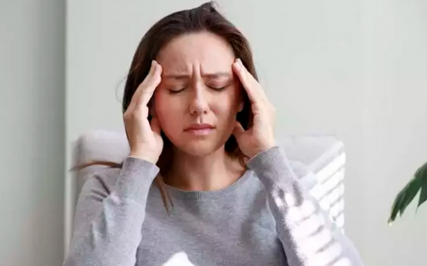 Sosyal medyanın tetiklediği bir hastalık daha! Öğrenince çok şaşıracaksınız! Meğer diş sıkmanın...