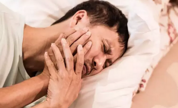 Foto - Sosyal medyanın tetiklediği bir hastalık daha! Öğrenince çok şaşıracaksınız! Meğer diş sıkmanın...